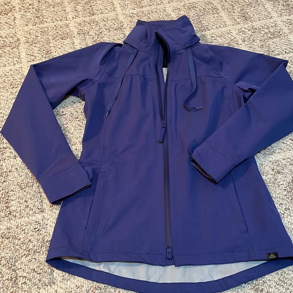 Prana rain wind jacket with hideable hood size small